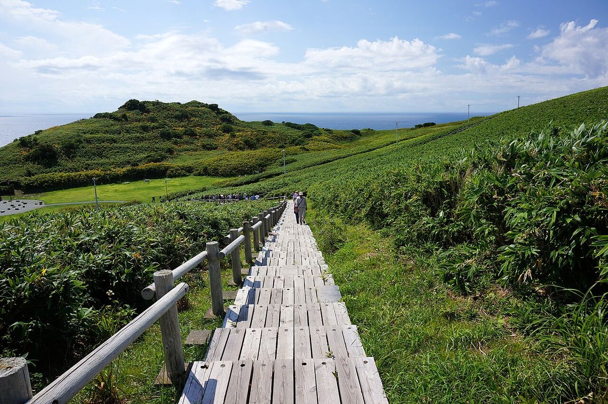 Tour Hokkaido: & &