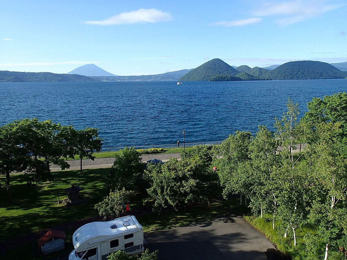 Tour Hokkaido: & &