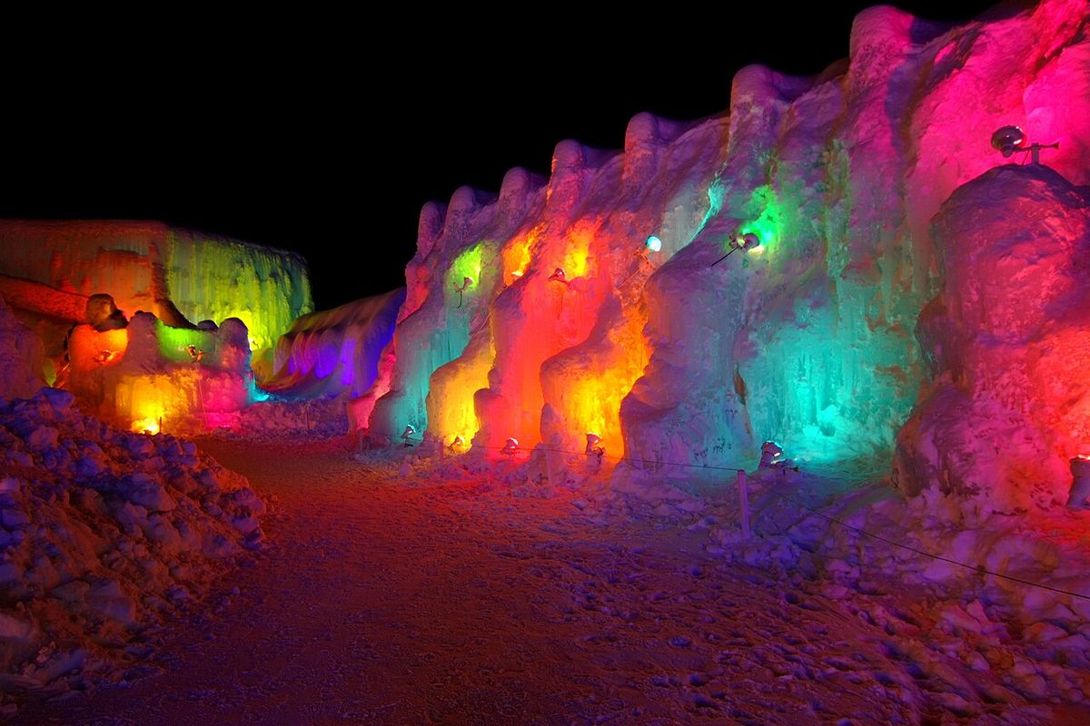 (Lake Shikotsu Ice Museum Hyoto Festival